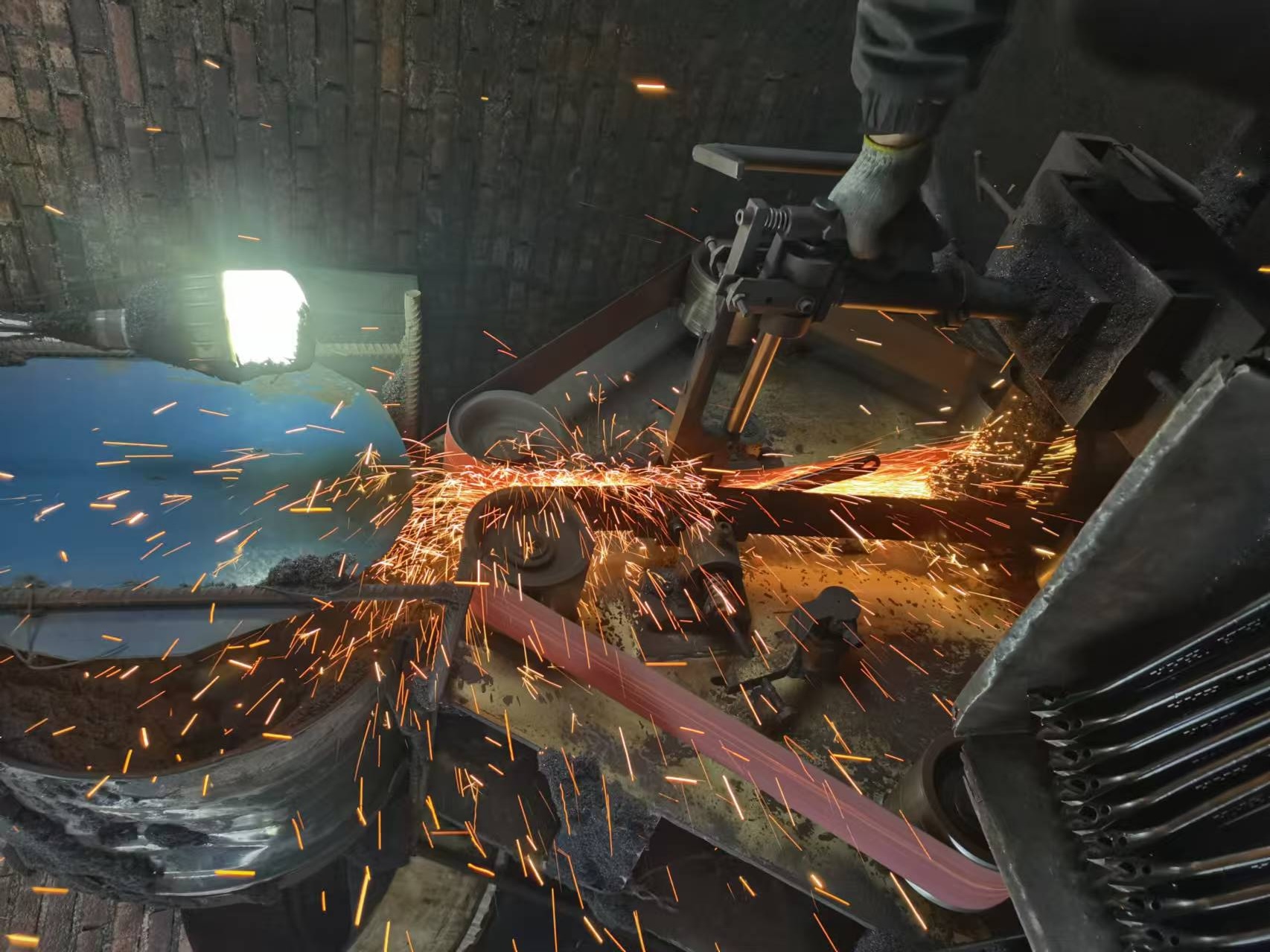 How long does a sanding belt last​？