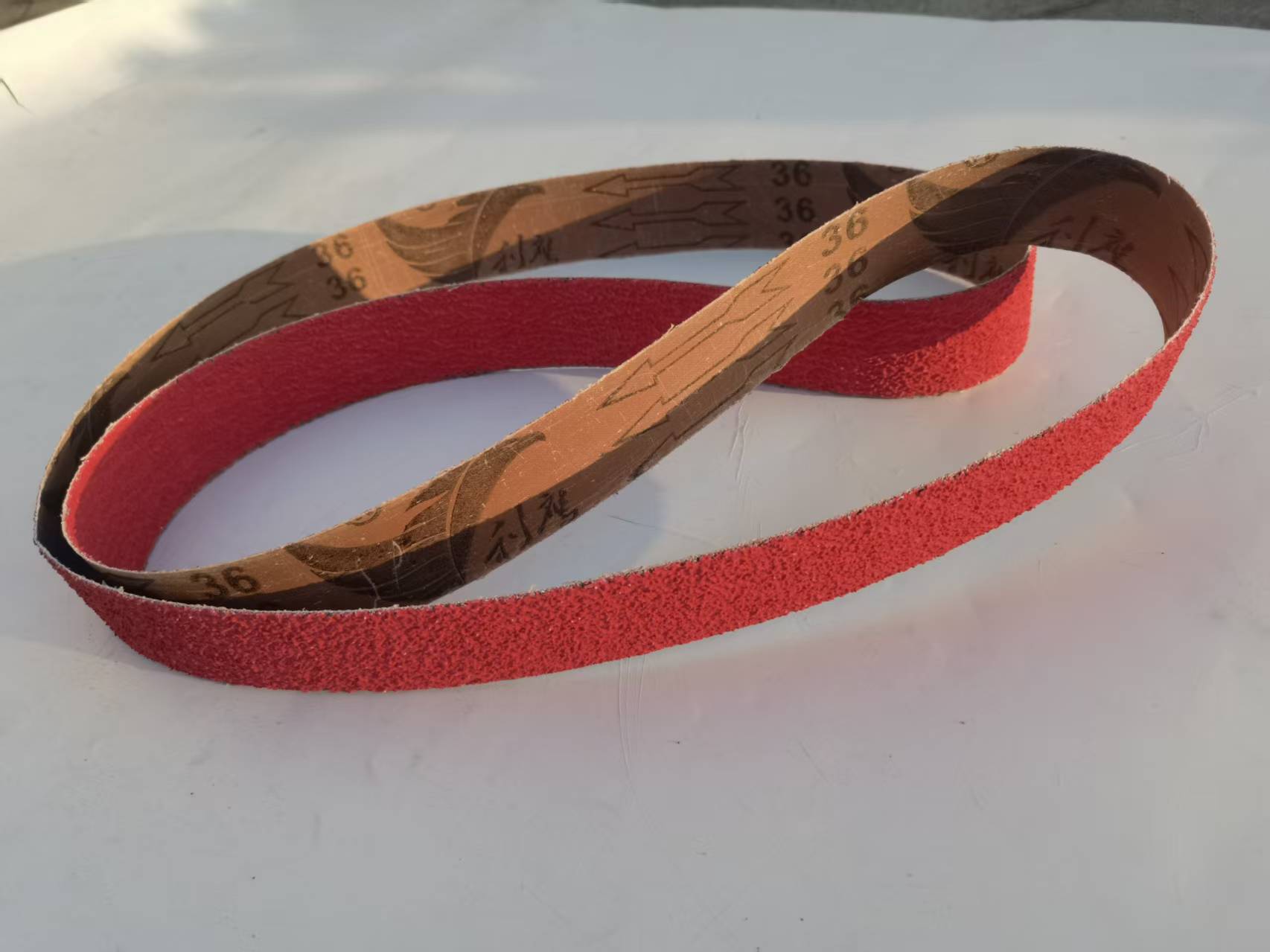 Let’s take a look at our outstanding ceramic abrasive belt
